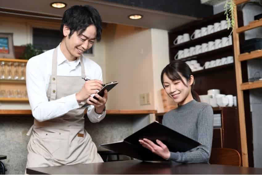 飲食店の店内の様子